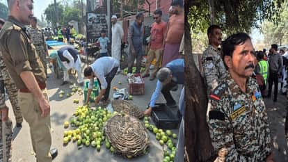 shopkeeper attacked Aligarh Nagar Nigam team leader