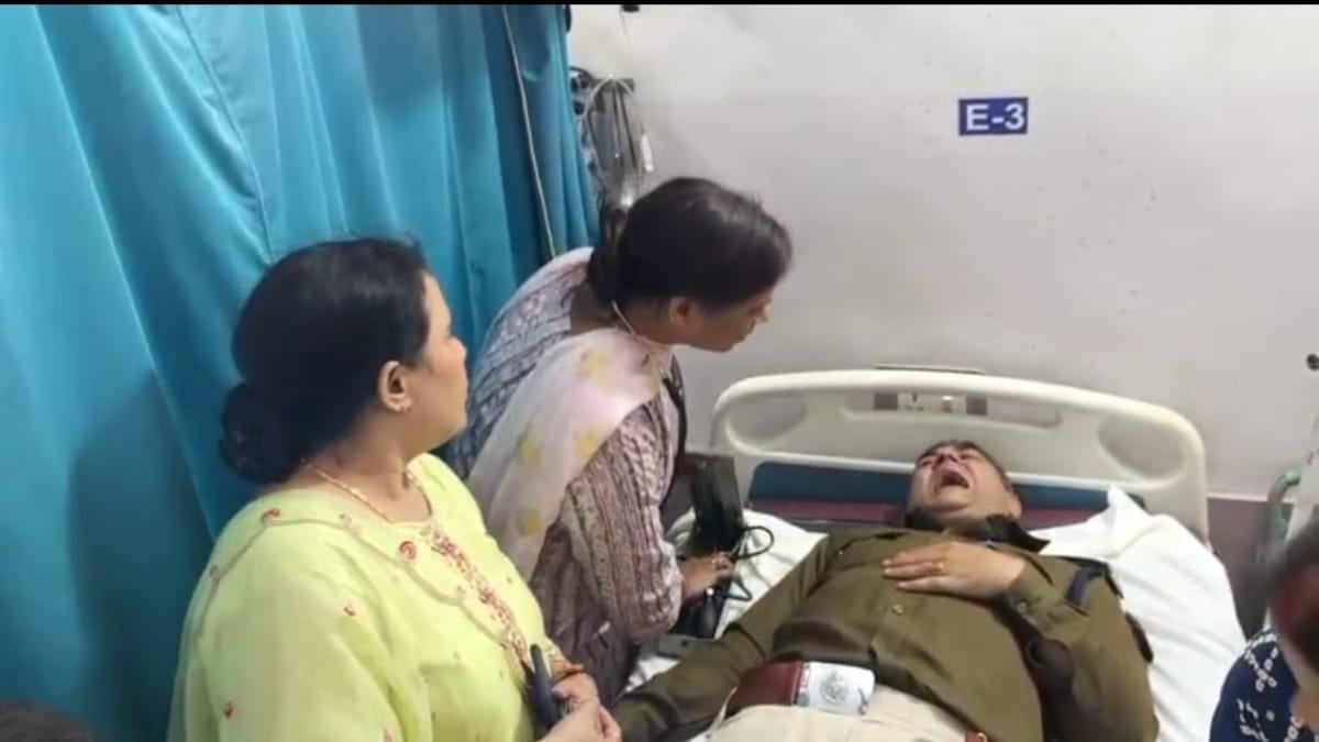 booth violence bokaro voting clash sdpo injured female candidate allegations