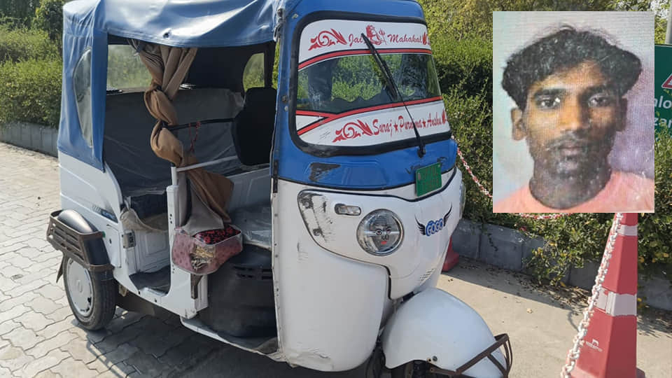 घाटमपुर में सड़क हादसा