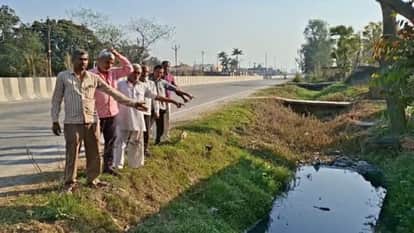 Saharanpur: Bike falls into drain due to collision with vehicle, woman dies after sinking into swamp