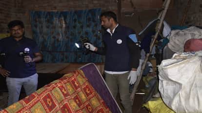 UP: In Muzaffarnagar, two daughters murdered their sleeping father, slit his throat with a sickle