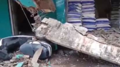 Kozhikode Corporation building concrete slab of collapsed in Kerala Several people died and others injured