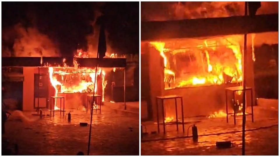 Fire breaks out in Geeta University canteen