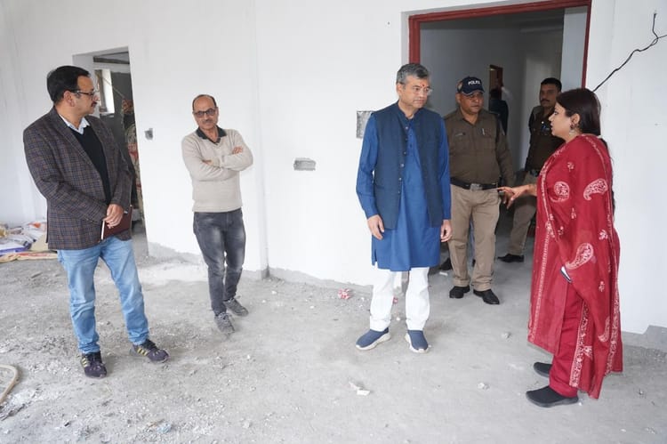Dehradun: मेयर सौरभ थपलियाल ने किया एबीसी सेंटर और कांजी हाउस का निरीक्षण, व्यवस्थाओं का लिया जायजा