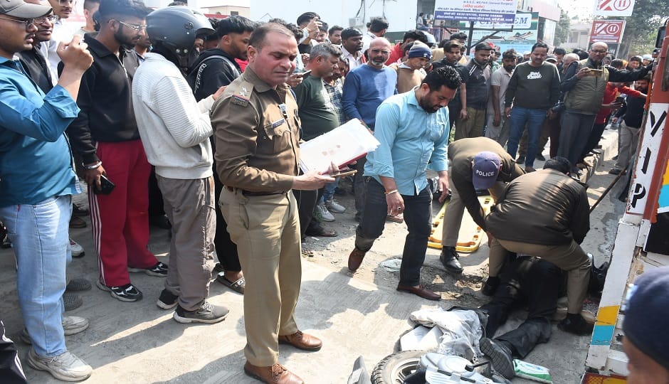 Elderly scooter rider dies after being hit by truck in haldwani