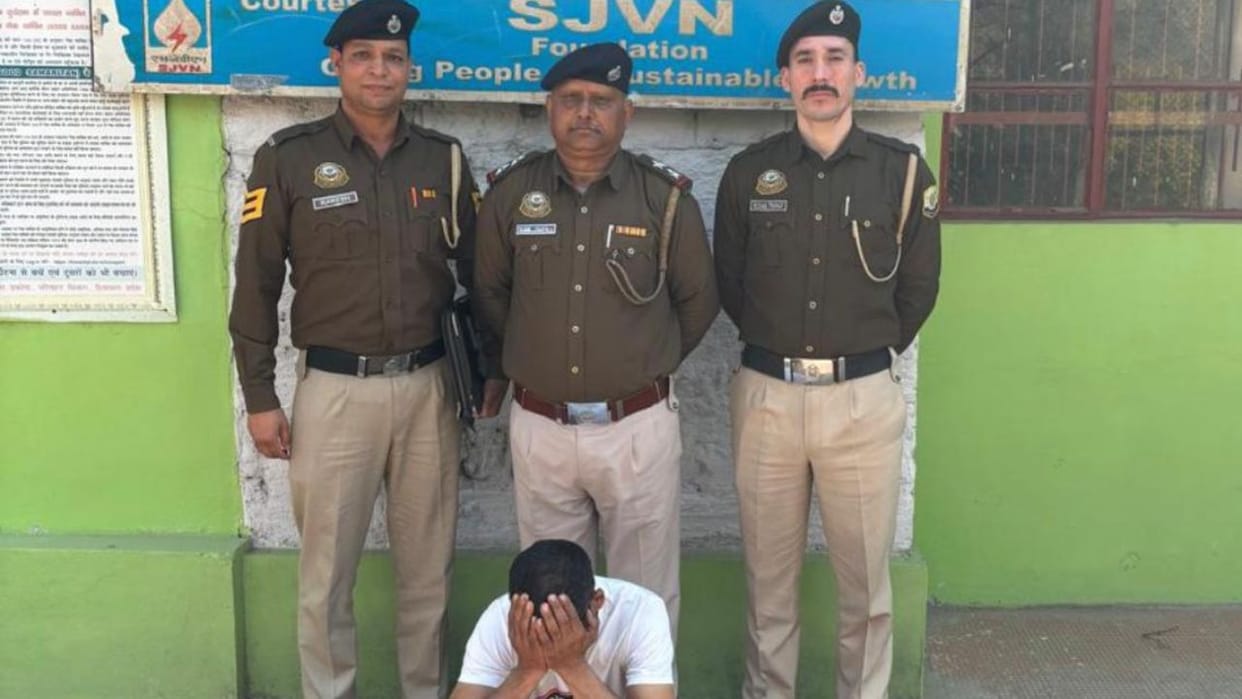 Himachal A fight broke out over asking for borrowed money in Dobi Rampur where a bullet was fired