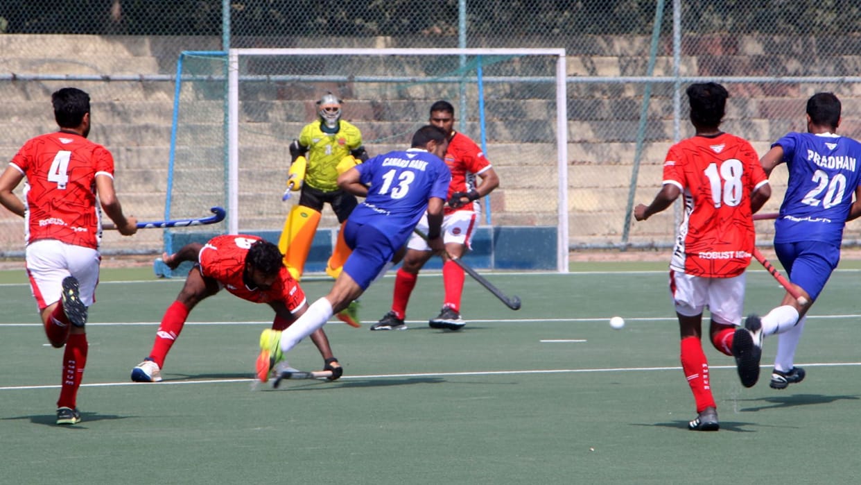 Hockey competition in varanasi UP Police team in knockout due to better average CISF and Army node played draw