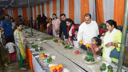 Varanasi 256 farmers awarded in vegetable fruit and flower exhibition