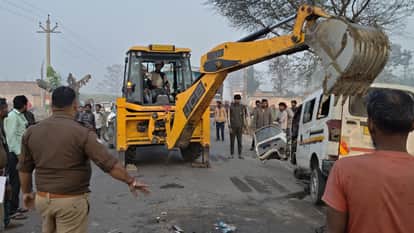 one student killed and several injured as bus and van collide in Lakhimpur Kheri