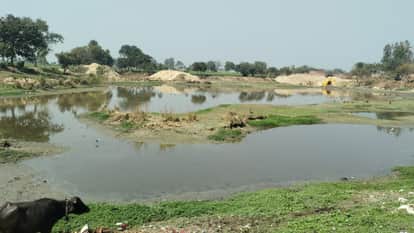 dead body of man found floating in the pond in Budaun