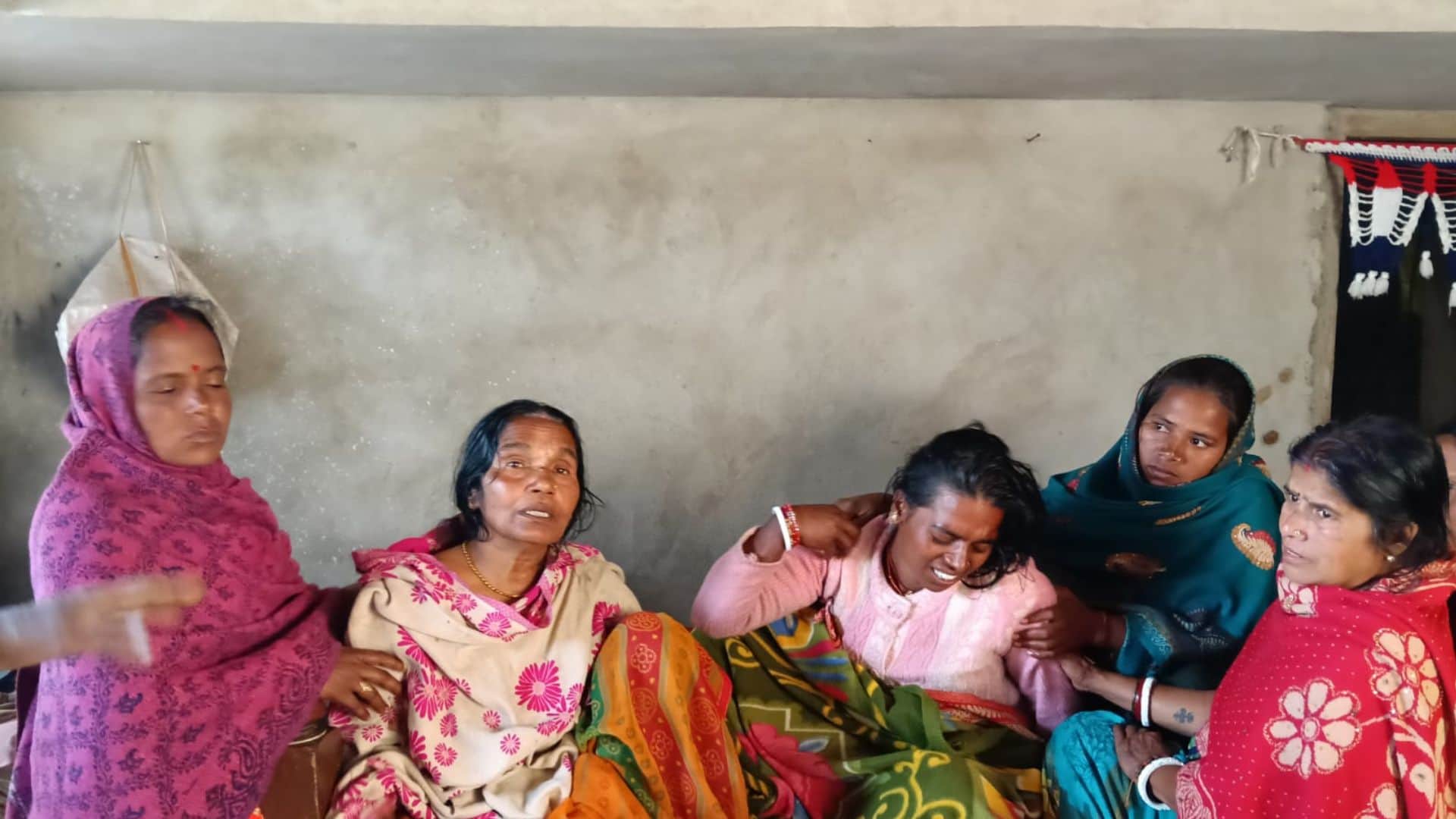 रोते बिलखते परिजन