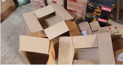 Liquor Shop Robbed by Cutting Roof in Aliganj Thieves Flee Leaving Loot Behind During Chase