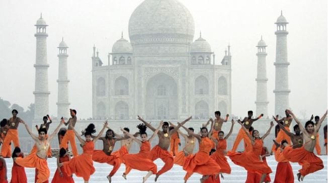 agra news 34 year journey of Taj Mahotsav