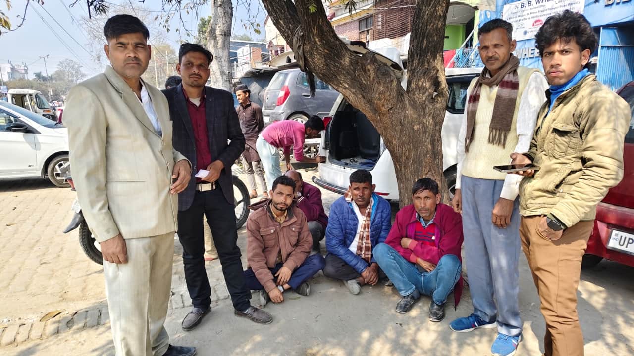 car accident dur to tree in Bareilly exposes road engineering