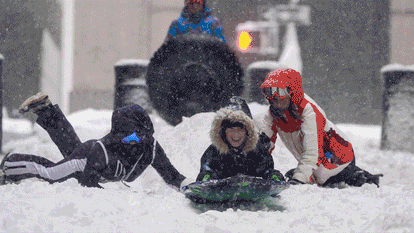 Winter storm in the US snowfall flights cancelled power outages blizzard warnings heavy snowfall