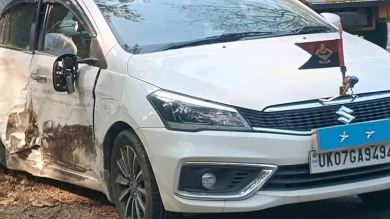 आईजी अनंत शंकर का वाहन हुआ दुर्घटनाग्रस्त