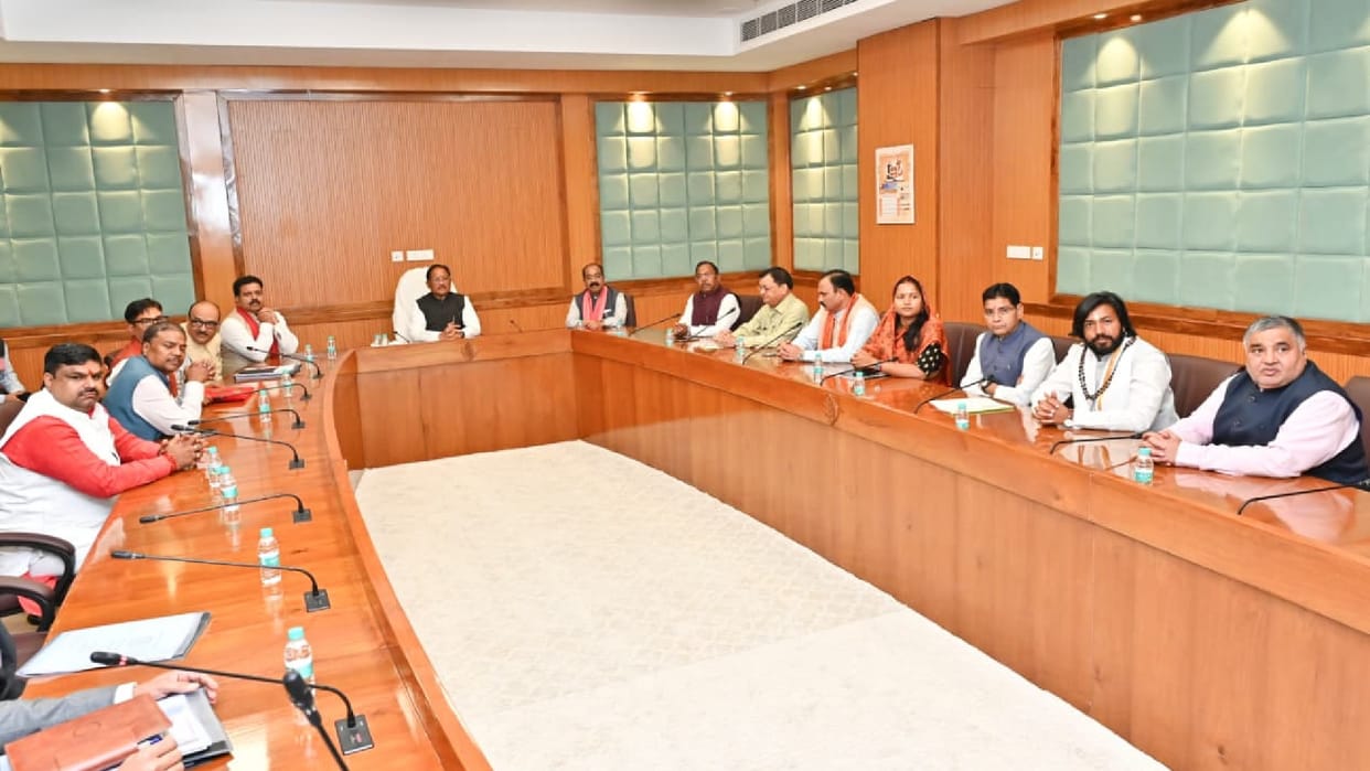 An important meeting of Council of Ministers began in Assembly Hall under chairmanship of CM Sai in CG