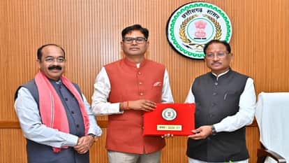 Finance Minister OP Chaudhary met the CM before presenting budget in Assembly, Sai extended his best wishes