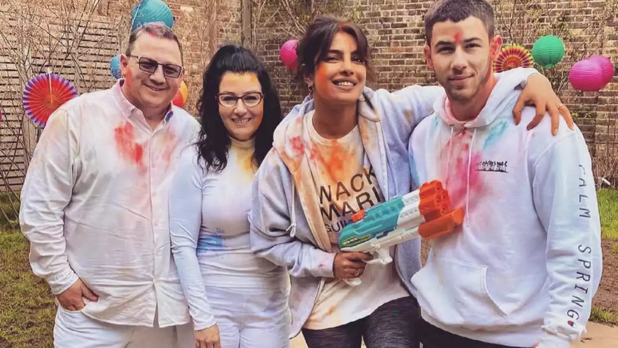 tips to get ready for holi party in hindi holi party ke liye kaise ho taiyar