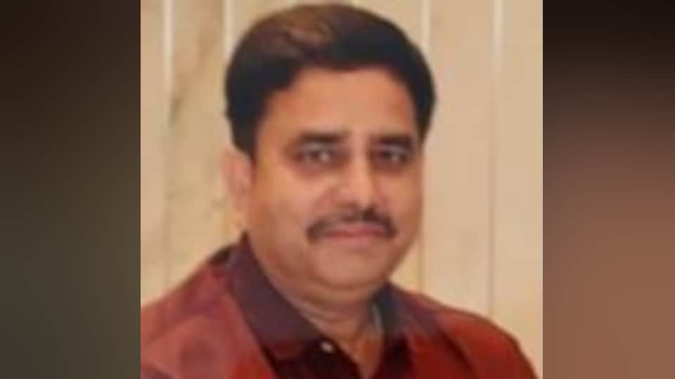 Lucknow murder Sister kept locked in house for 4 days son hacked father to pieces and tried to dispose of him