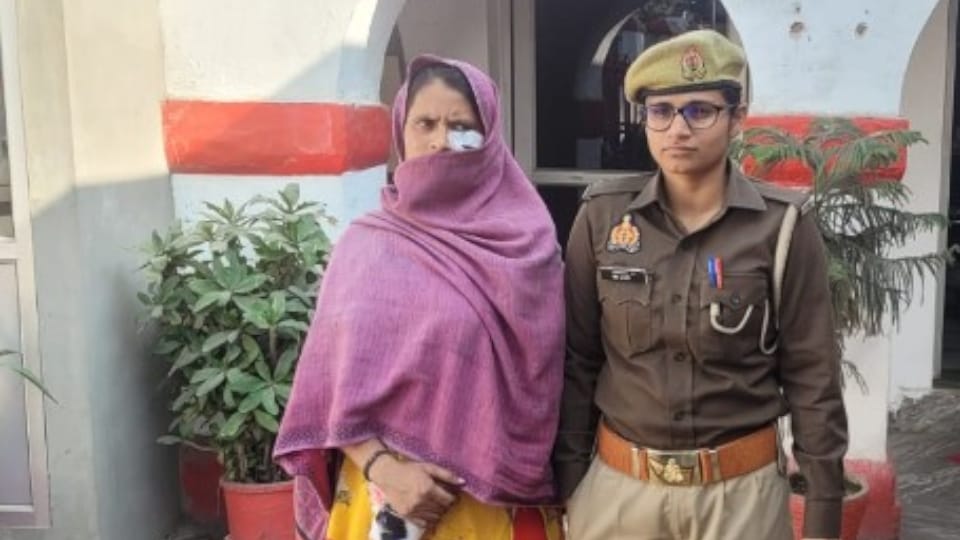 Muzaffarnagar Two daughters murdered their father she upset with restrictions