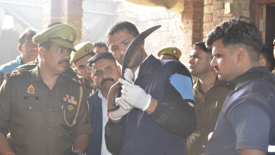 Muzaffarnagar Crime News Two Sisters Allegedly Kill Father Stage Scene Before Morning Drama