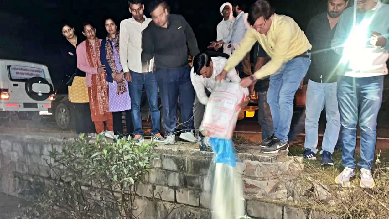 Rajasthan: Fake milk racket busted in Bansur, 700 liters of synthetic milk destroyed; collection center sealed