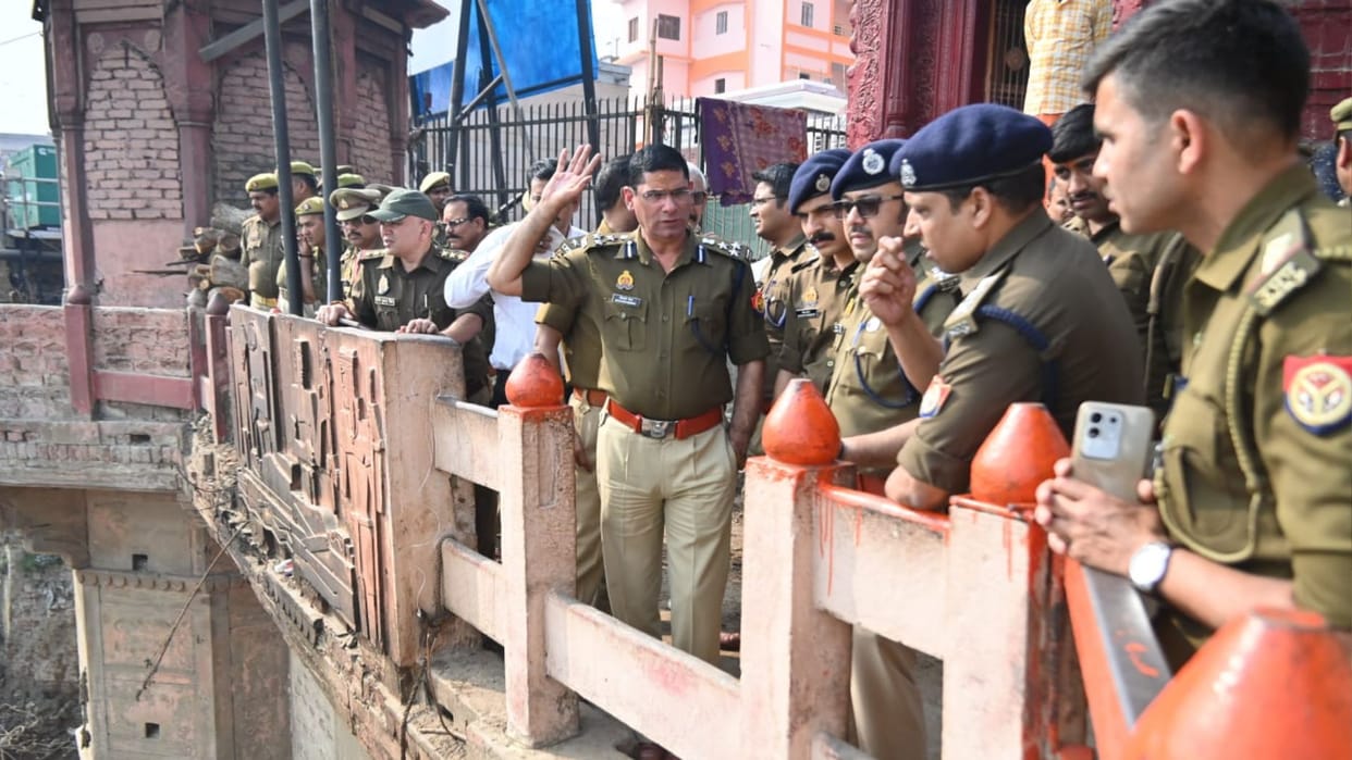 Rangbhari Ekadashi 2026: three-tier security cordon will be in place at Kashi Vishwanath Temple and ghats