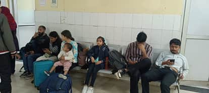 Sleeper Bus Overturns on Agra-Lucknow Expressway, 18 Injured Including a Child