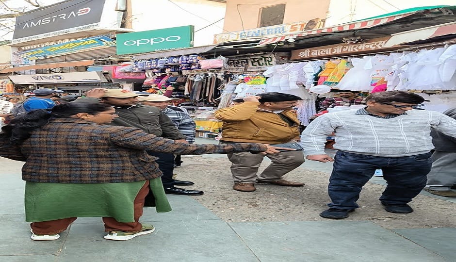 Campaign launched against encroachment, challans issued to 20 shopkeepers