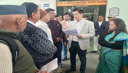 The commissioner gave instructions to keep the Hello Health service running 24 hours in bageshwar