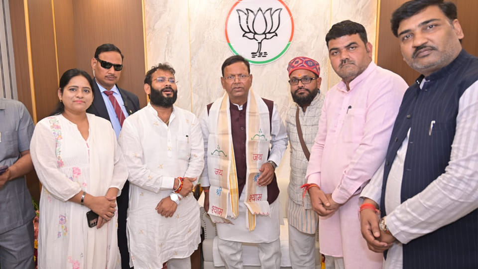 Five councillors, including one expelled from Municipal Corporation House, meet with the BJP State President