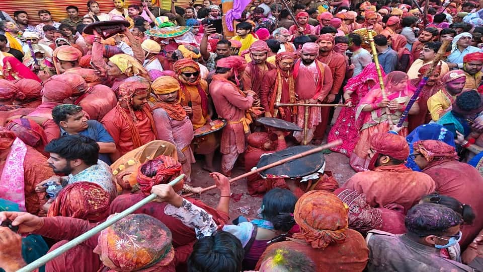 Lathmar Holi celebrated in Barsana in Mathura