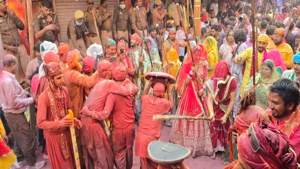 Lathmar Holi celebrated in Barsana in Mathura