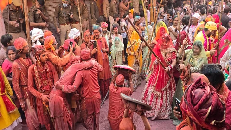 Lathmar Holi celebrated in Barsana in Mathura