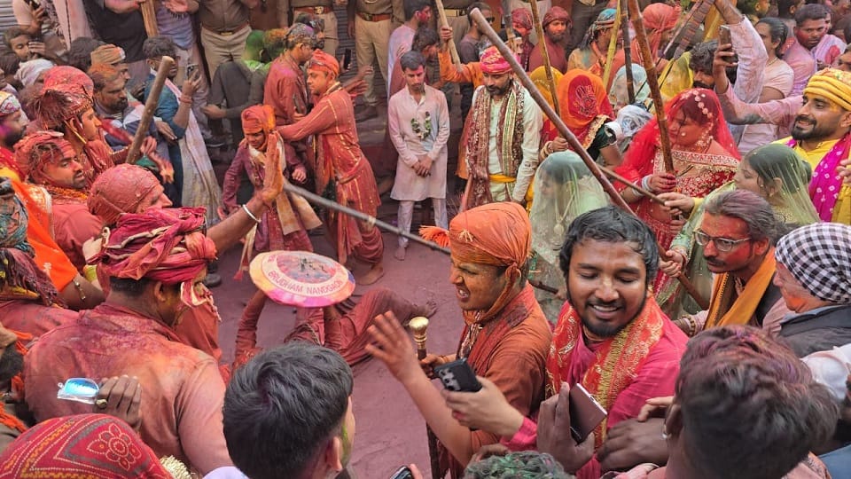 Lathmar Holi celebrated in Barsana in Mathura