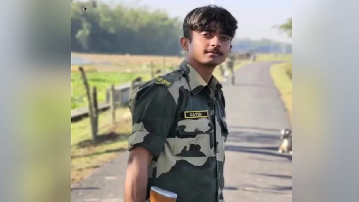 Kangra: BSF jawan dies of heart attack during commando training, cremated with military honours in native vill