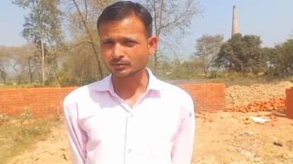 Farmer attempts self-immolation in front of lekhpal in pilibhit