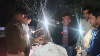 Raebareli: A speeding car lost control and overturned into a roadside ditch, killing three people; find out wh