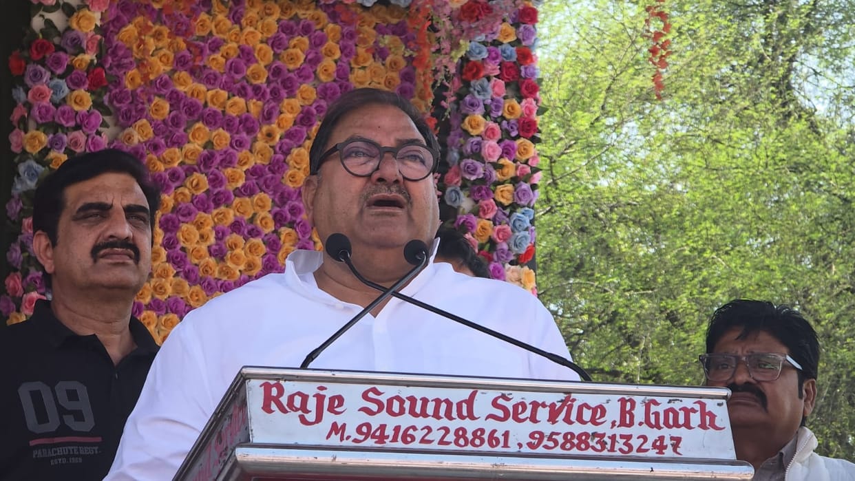 Nafe Rathi condolence meeting in Bahadurgarh Abhay Chautala arrives family demands immediate arrest of culprit
