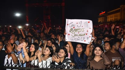 Singer Sunidhi Chauhan rocked the 'Inversia' Star Night in Bareilly
