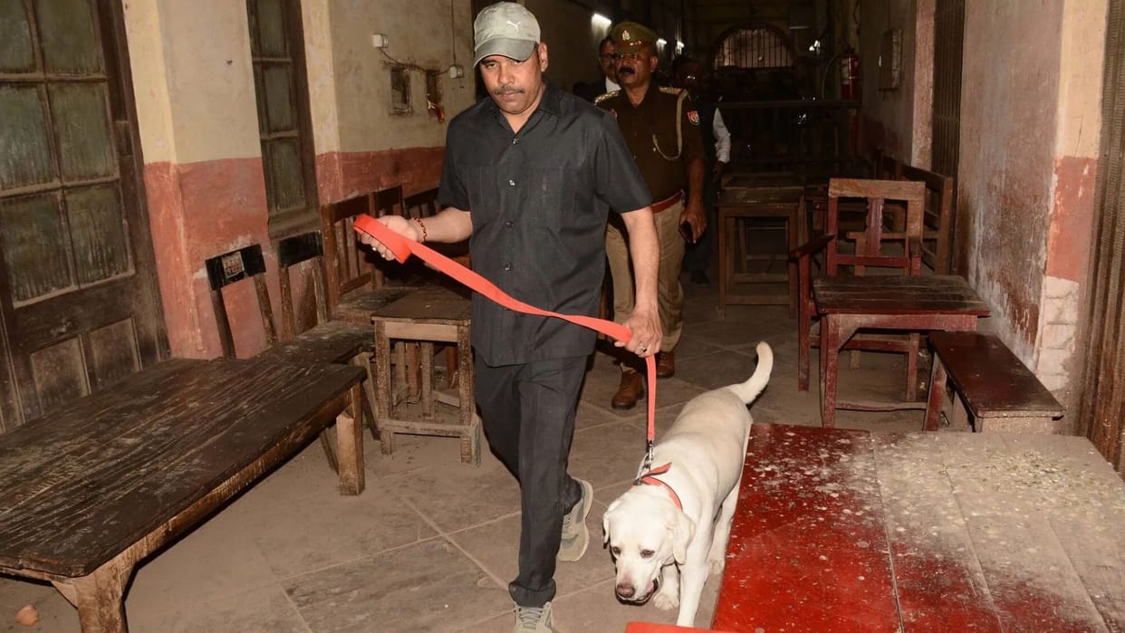 Threat to bomb varanasi court for third time FIR lodged at Cantt police station in varanasi
