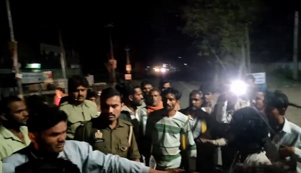 Mahoba tractor ran over two bike riders one died and two were in critical condition villagers blocked road