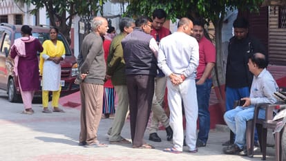 Lucknow murder accused son cut body into four pieces He cut back and stomach but failed to cut spine Blue Drum