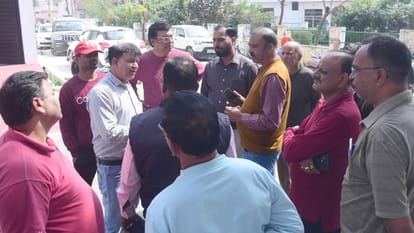 Lucknow murder accused son cut body into four pieces He cut back and stomach but failed to cut spine Blue Drum