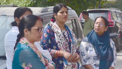 Lucknow murder accused son cut body into four pieces He cut back and stomach but failed to cut spine Blue Drum