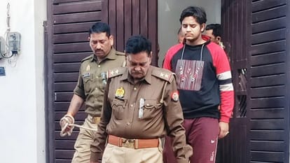 UP: रात में 1.34 बजे तक ऑनलाइन थे मानवेंद्र, आखिर क्या छिपा रहे घरवाले? अक्षत ने गुमराह करने को चली थी ये चाल Lucknow murder Blue Drum Case Manvendra online until 1:34 am What were his family members hiding