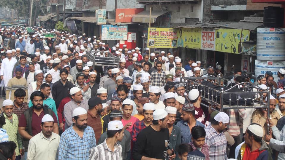 Meerut fire incident We praying when cloud of smoke filled house Nazish and daughter Zakia recounted incident