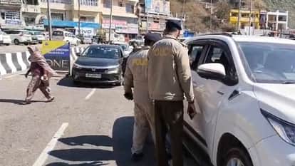 Delhi Police arrested three Youth Congress officials from Rohru Himachal Police got them released