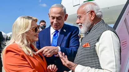 pm narendra modi israel visit benjamin netanyahu wife sara dress color video viral